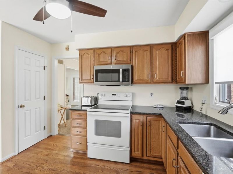 3040 Country Woods Lane, Unit 13, Green Township, OH 45248 Photo 18