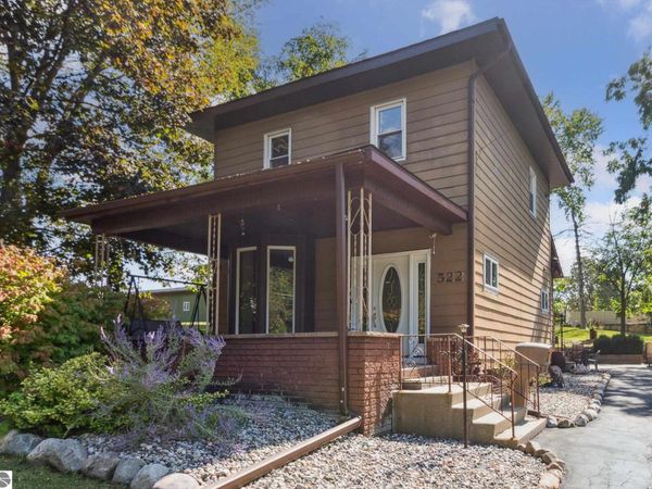 522 Saginaw Street E, St Louis, MI 48880