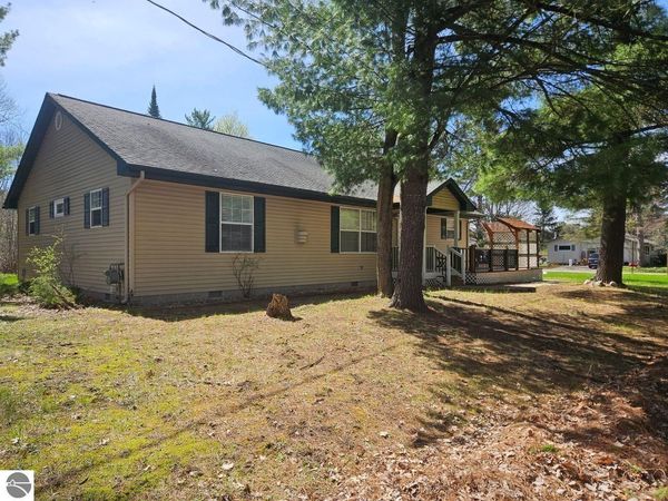 301 6th Street S, Roscommon, MI 48653