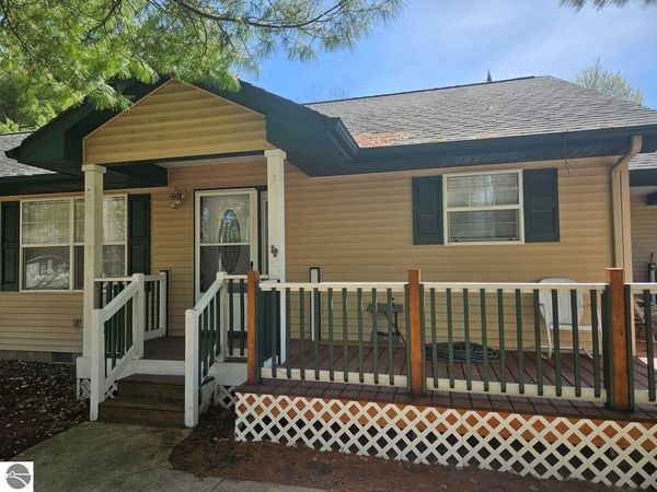 301 6th Street S, Roscommon, MI 48653
