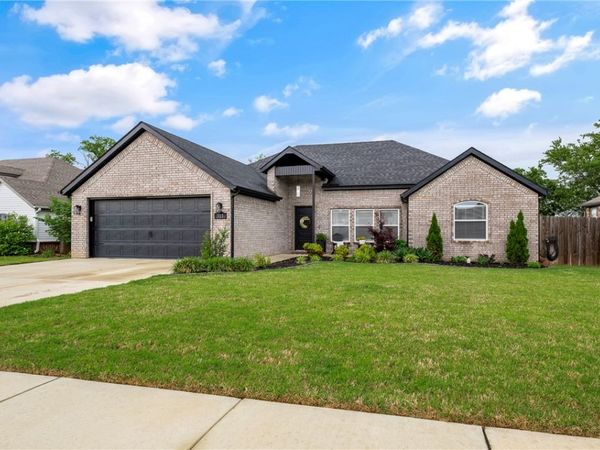 313 N Tacoma Street , Farmington, AR 72730