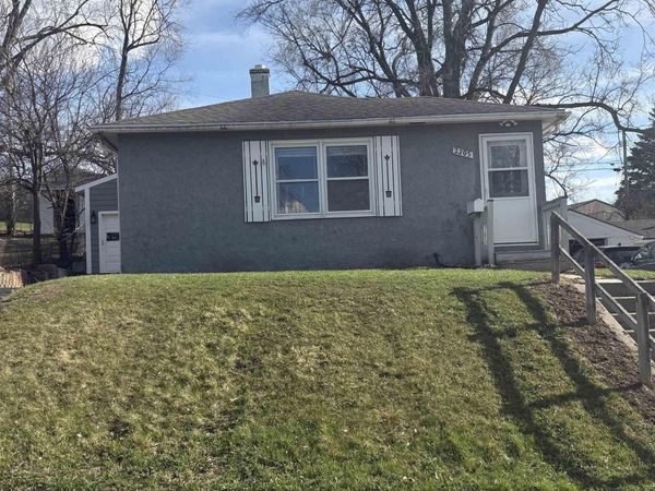 2205 W 15th St, Sioux Falls, SD 57104