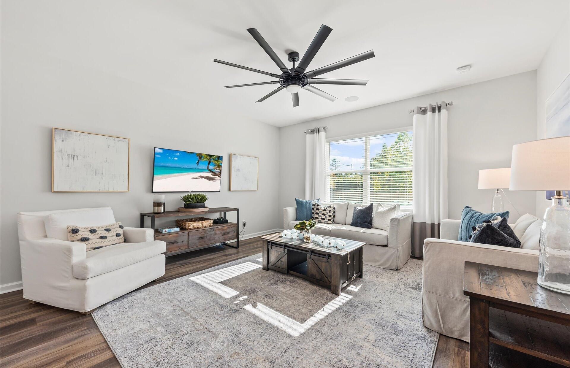 823 Meadowbrook Lane Photo 4