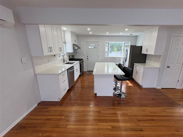 37 Bainbridge Avenue , Melville, NY 11747