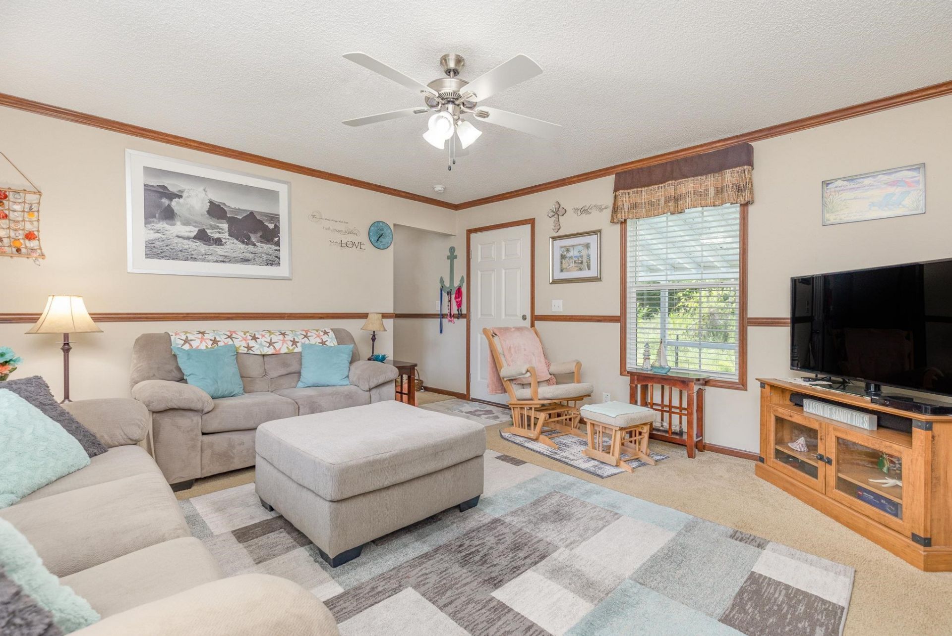 1105 Highway 15  Photo 4