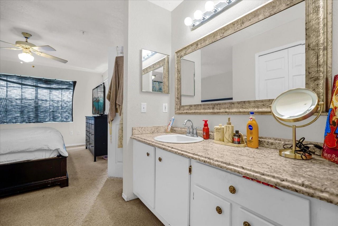 13803 Fairway Island Drive, Unit 1626, Orlando, FL 32837 Photo