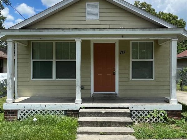 717 W SILVER SPRINGS PLACE , OCALA, FL 34475