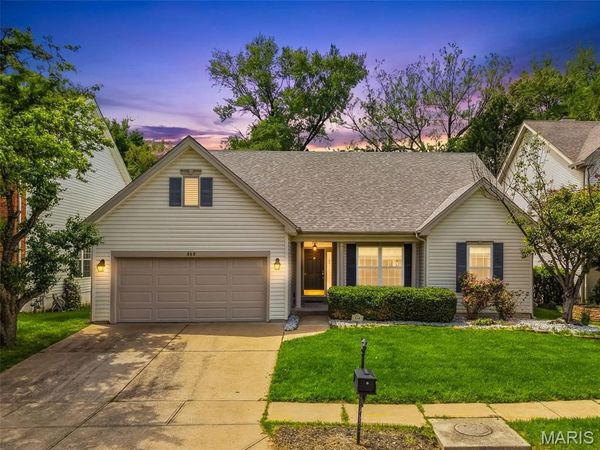 868 Wellesley Terrace Lane, Chesterfield, MO 63017