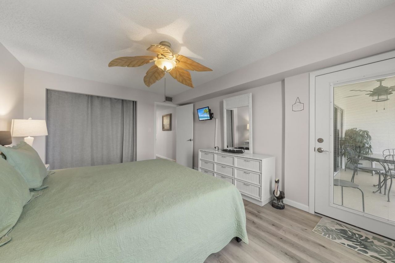 1440 Middle Gulf Dr, Unit 4C, Sanibel, FL 00000 Photo