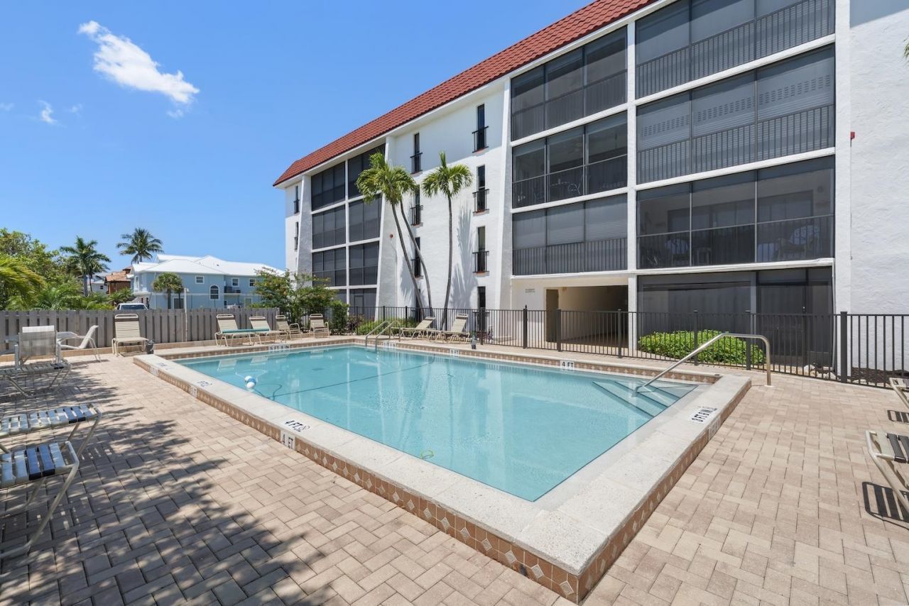 1440 Middle Gulf Dr, Unit 4C, Sanibel, FL 00000 Photo