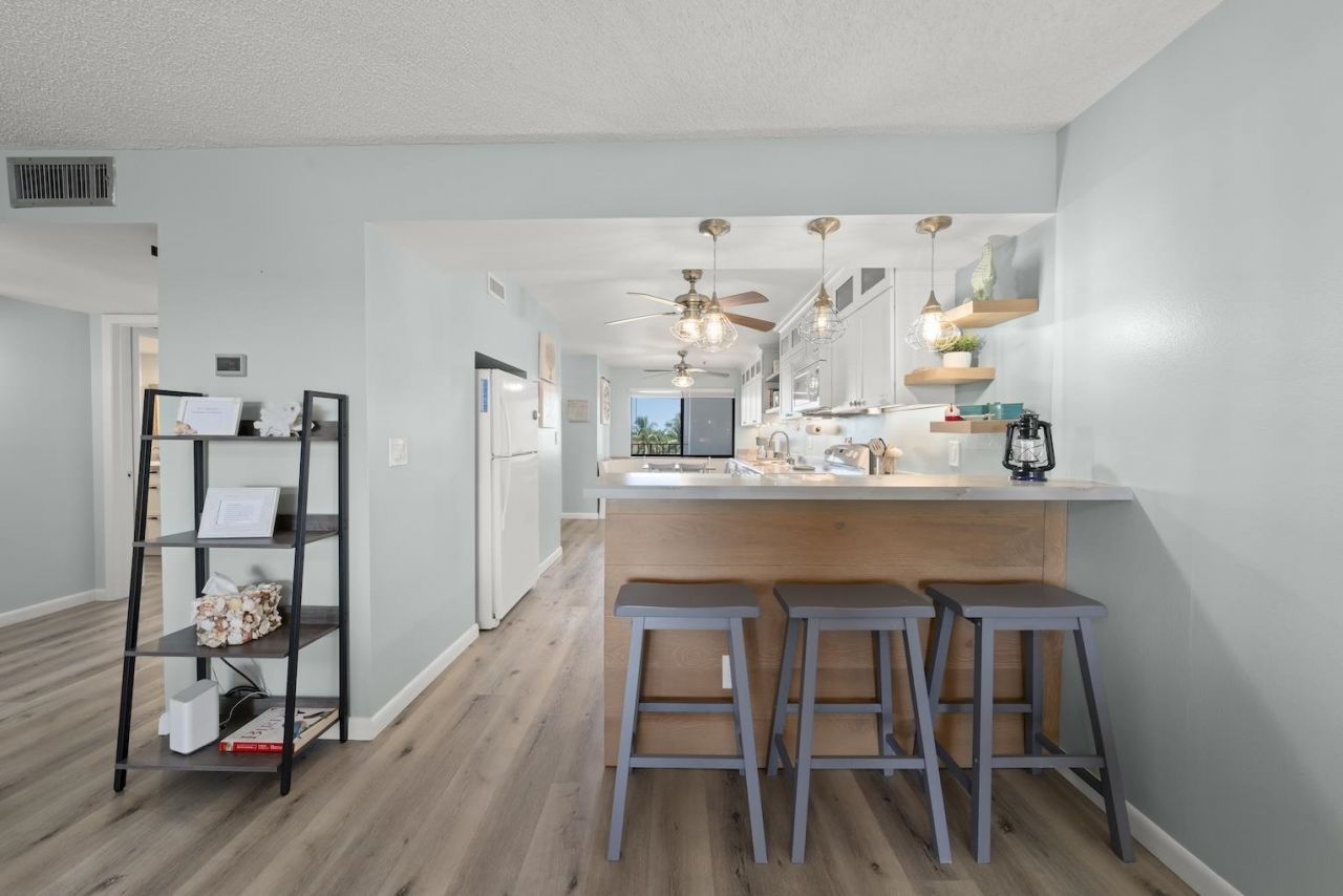 1440 Middle Gulf Dr, Unit 4C, Sanibel, FL 00000 Photo