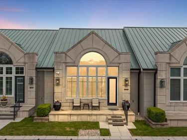 1009 S Washington Avenue S, Royal Oak, MI 48067