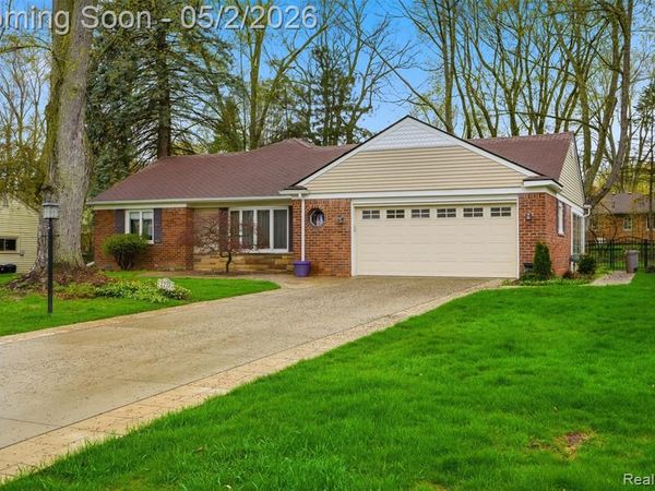 2210 Lancaster Road, Bloomfield Hills, MI 48302