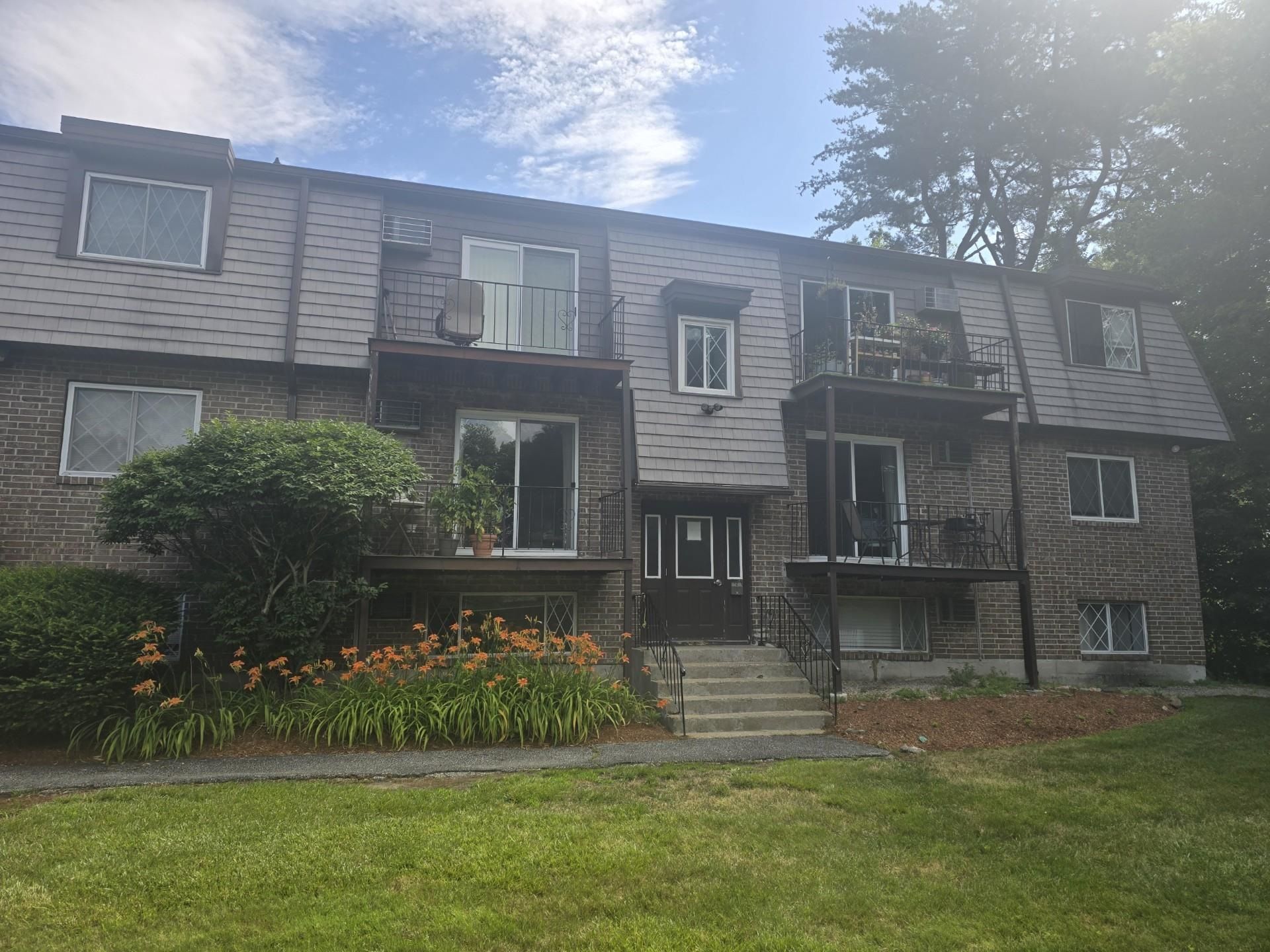 3 Pembroke Drive, Unit 17, Derry, NH 03038 Main Photo