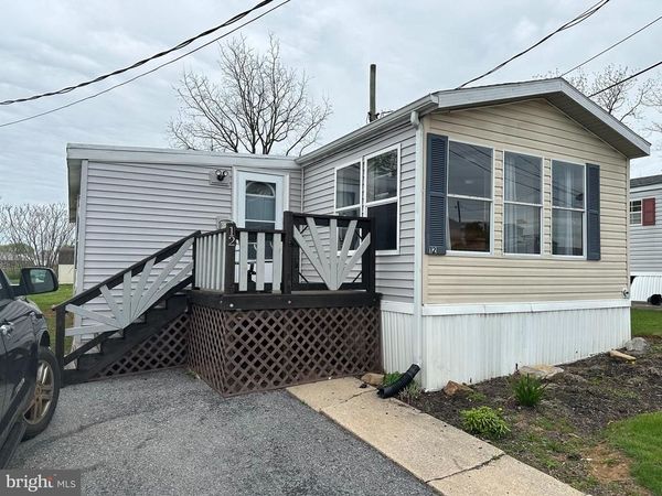 12 ROTH AVENUE , MERTZTOWN, PA 19539