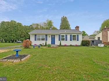 450 E E STREET , PURCELLVILLE, VA 20132