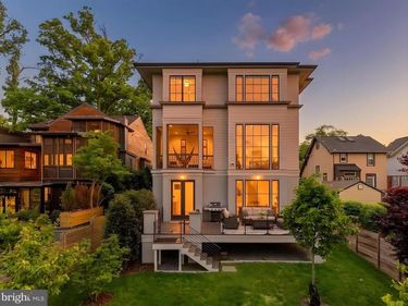 135 N EDGEWOOD STREET, ARLINGTON, VA 22201