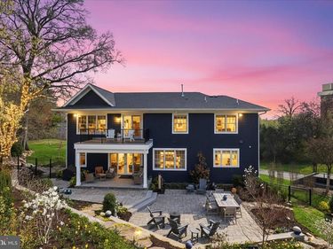 303 SALSBURY LANE NW , VIENNA, VA 22180