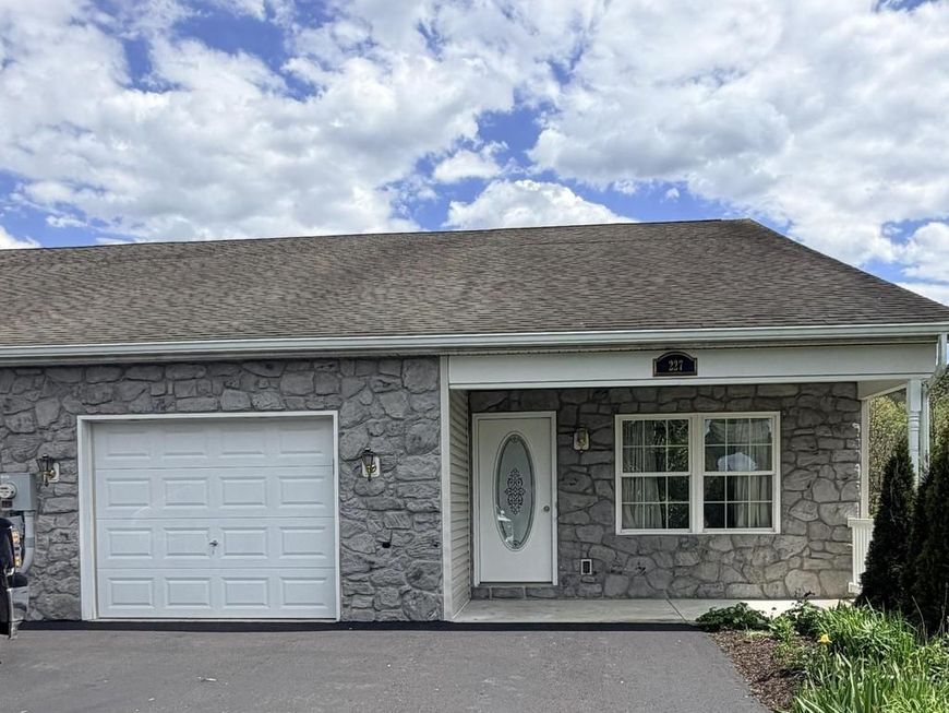 227 Patio Court, New Bloomfield, PA 17068 Main Photo