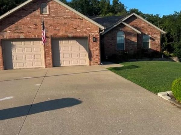 241 NW 66 Road, Clinton, MO 64735