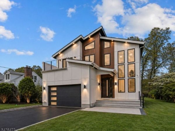 52 Congressional Pkwy, Livingston, NJ 07039