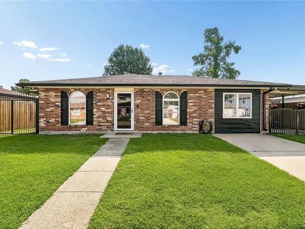2413 BOBWHITE Street, St Bernard, LA 70085