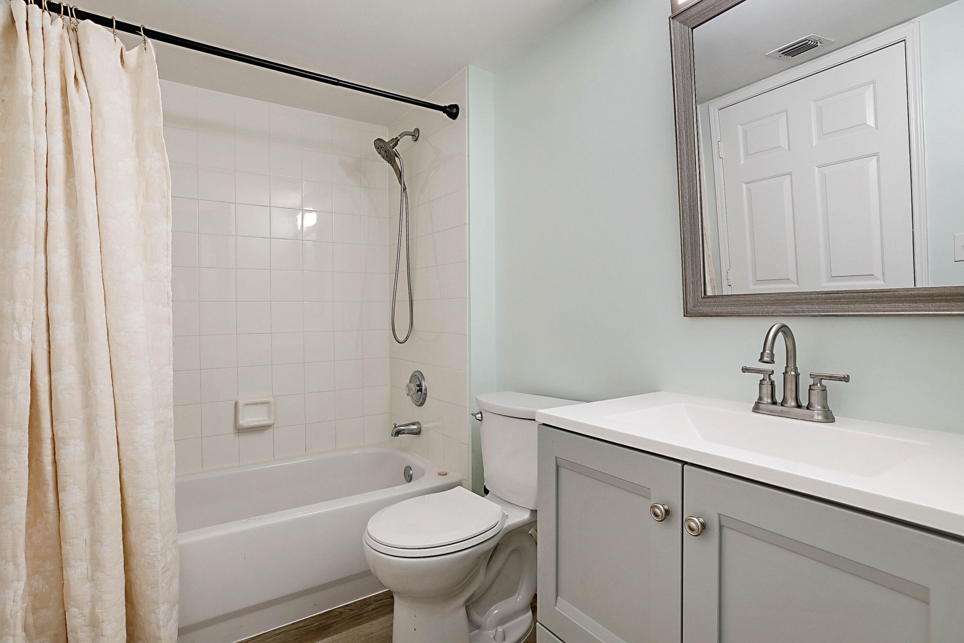 236 Village Boulevard, Unit 1304, Tequesta, FL 33469 Photo