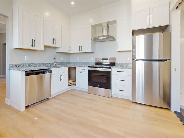 61 Dartmouth Street, Unit 5, Waltham, MA 02543