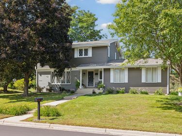 10 Western Terrace, Golden Valley, MN 55426
