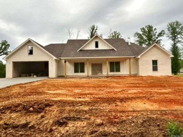 6762 N Detonti Road, Bauxite, AR 72011