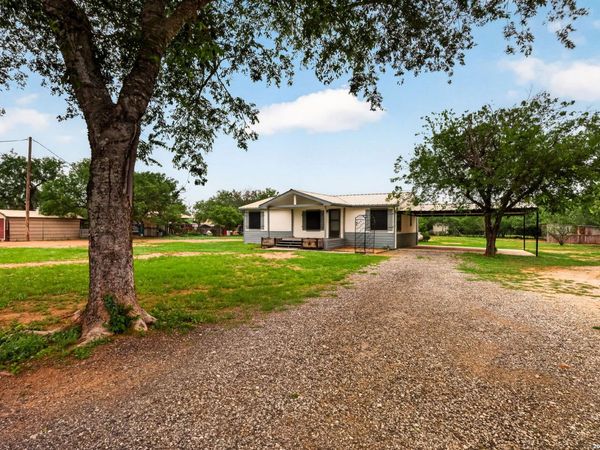 147 County Road 6841, Lytle, TX 78052