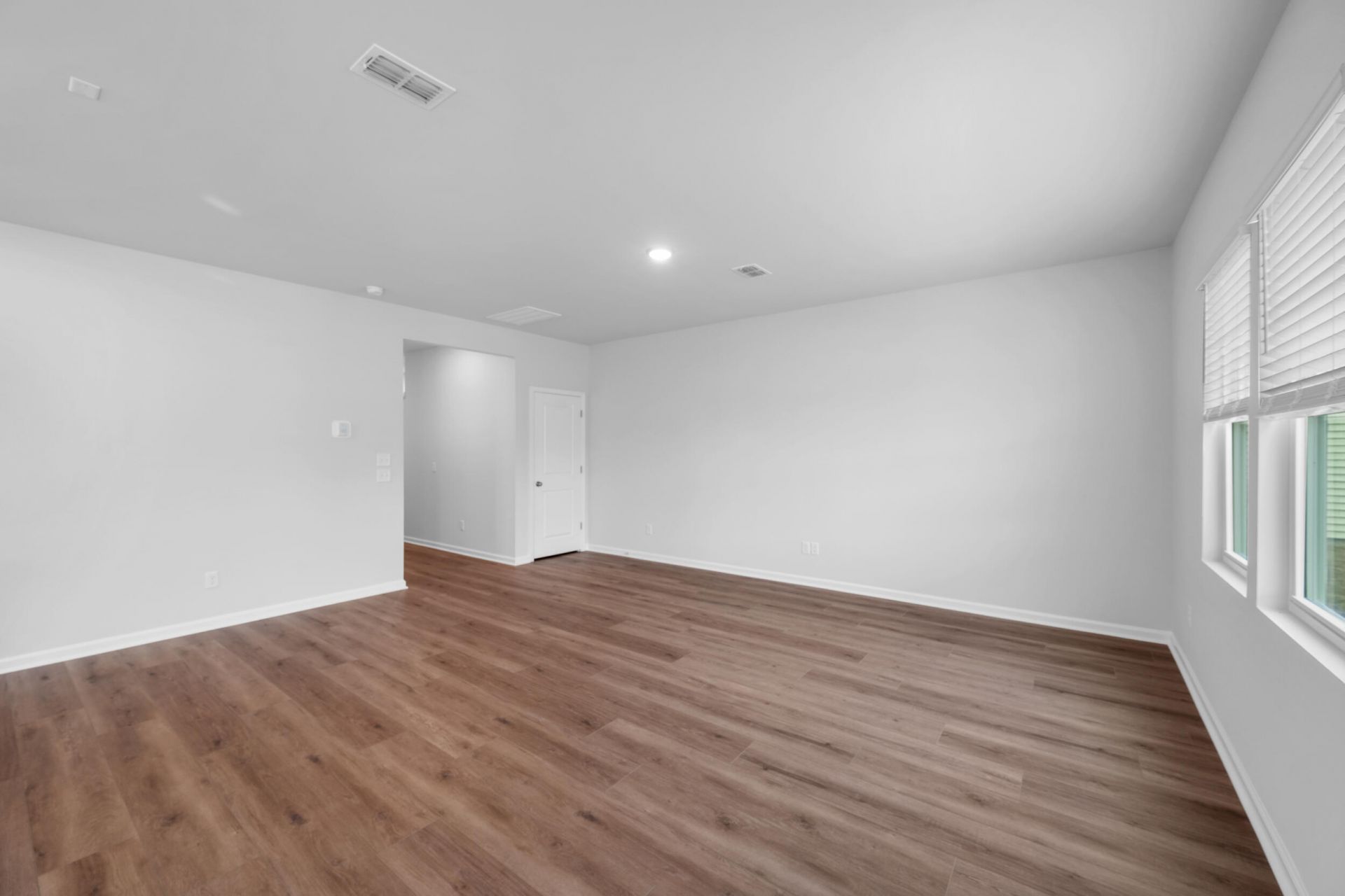 881 Meadowbrook Lane Photo 4
