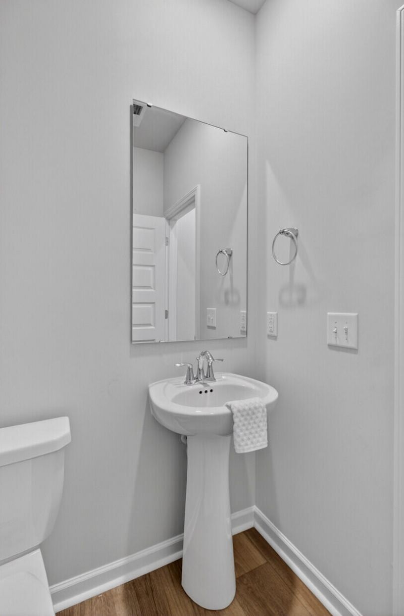 569 Yellow Leaf Lane Photo 14