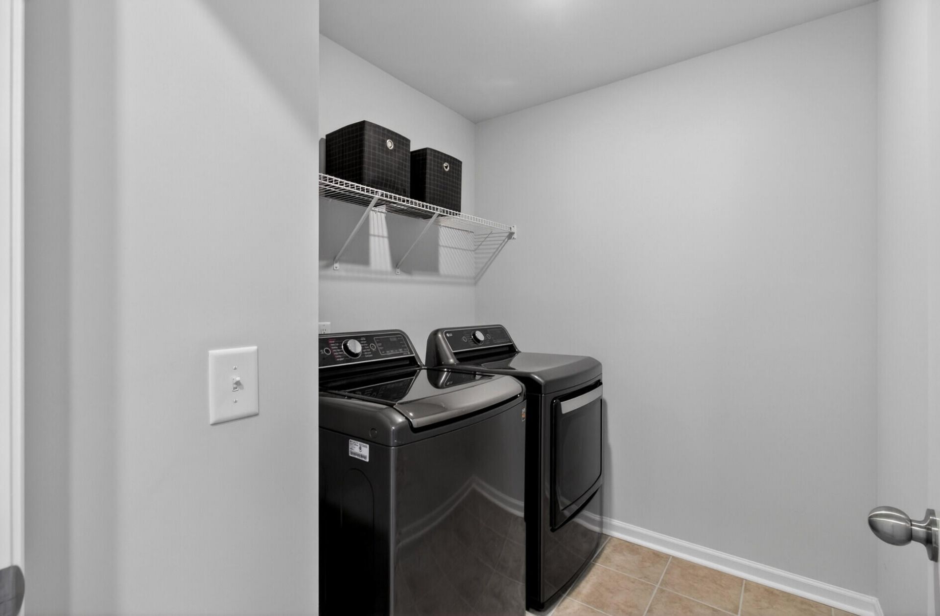 569 Yellow Leaf Lane Photo 26
