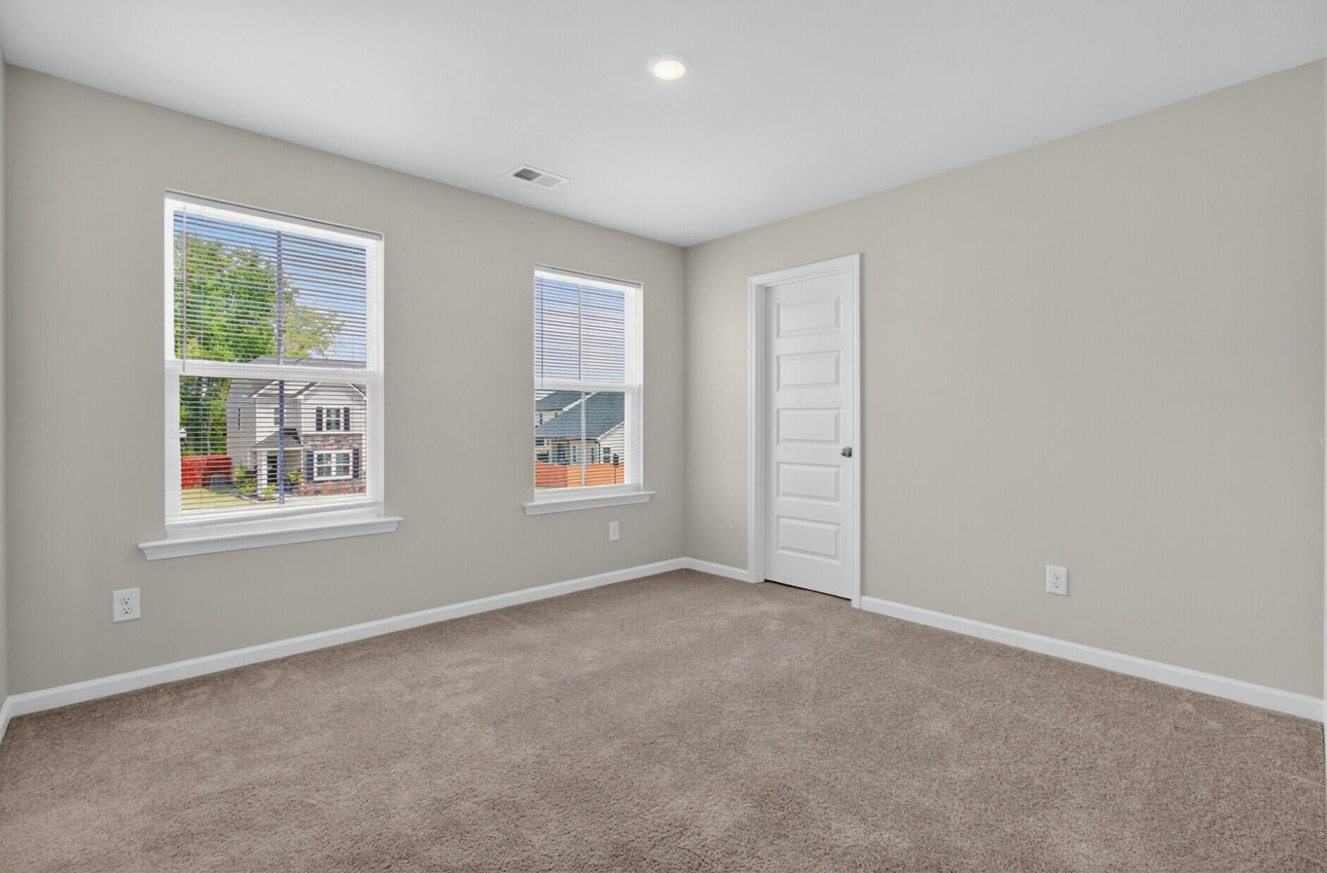 569 Yellow Leaf Lane Photo 27