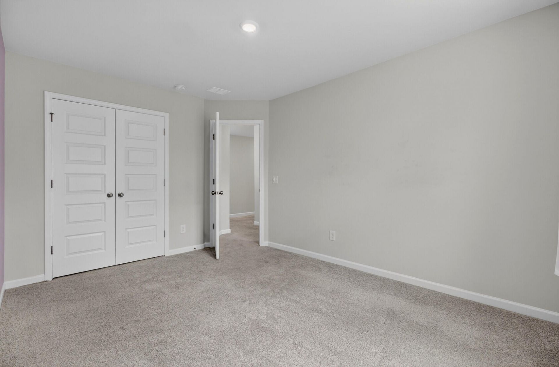 569 Yellow Leaf Lane Photo 34