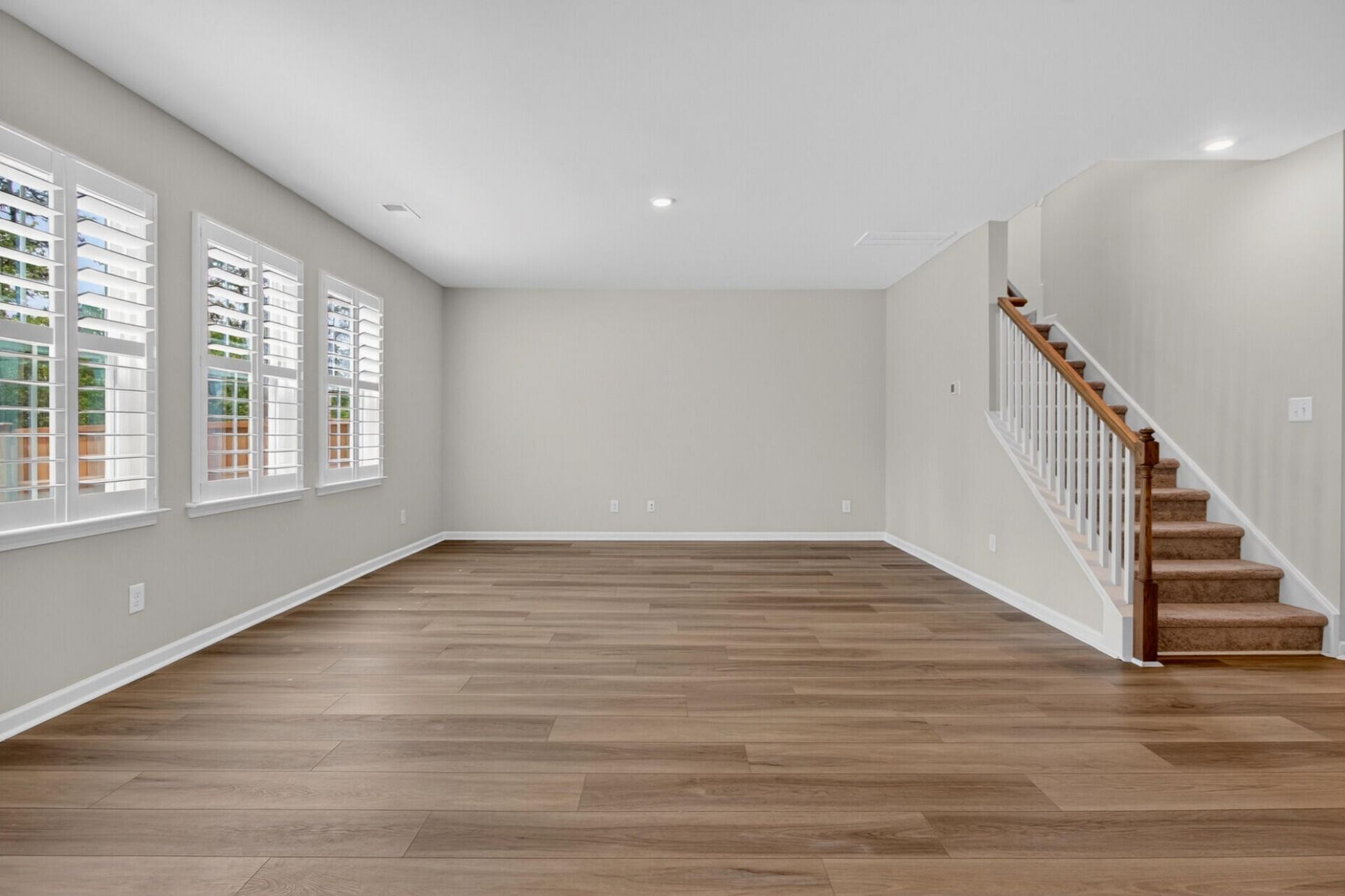 569 Yellow Leaf Lane Photo 7