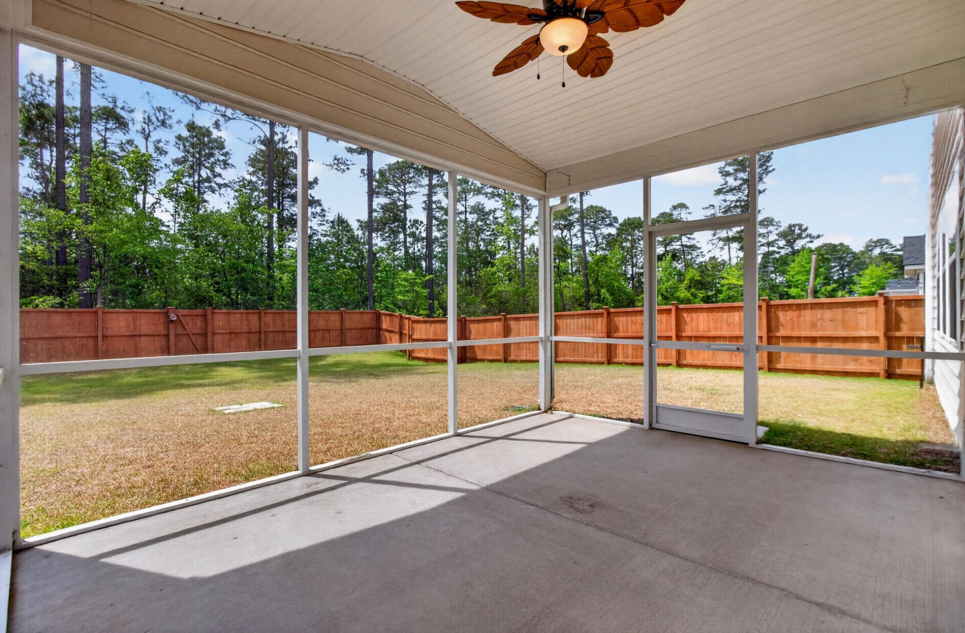 569 Yellow Leaf Lane Photo 8