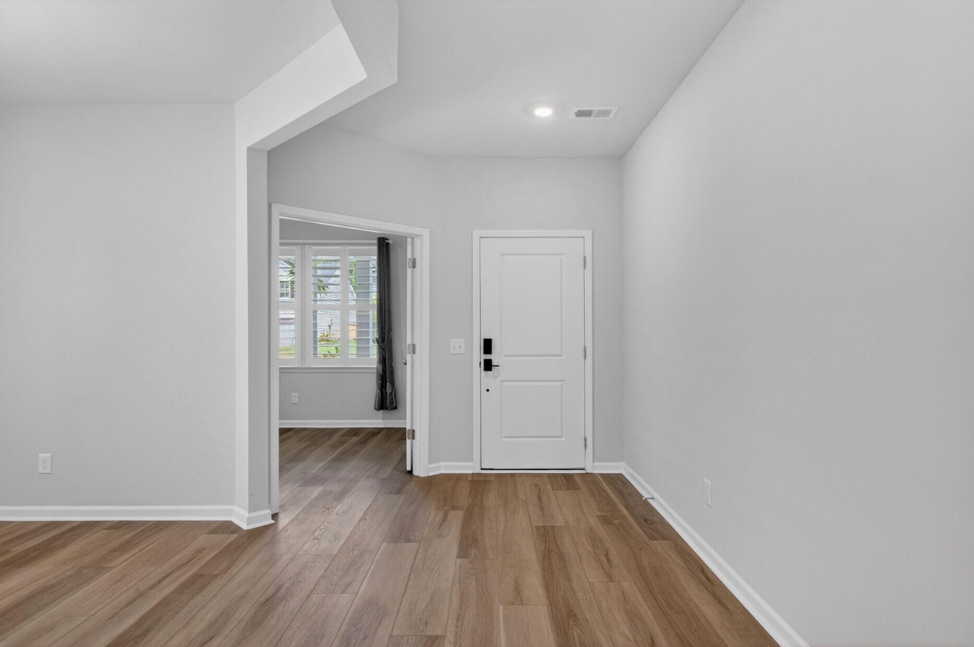 569 Yellow Leaf Lane Photo 9
