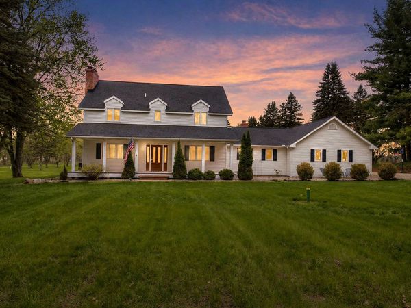 6121 Saline Waterworks Road, Saline, MI 48176