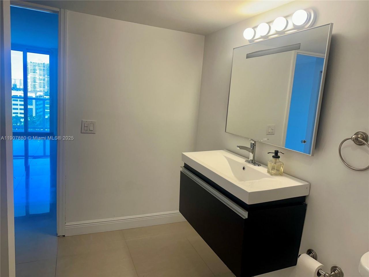 100 Bayview Dr, Unit 1230, Sunny Isles Beach, FL 33160 Photo