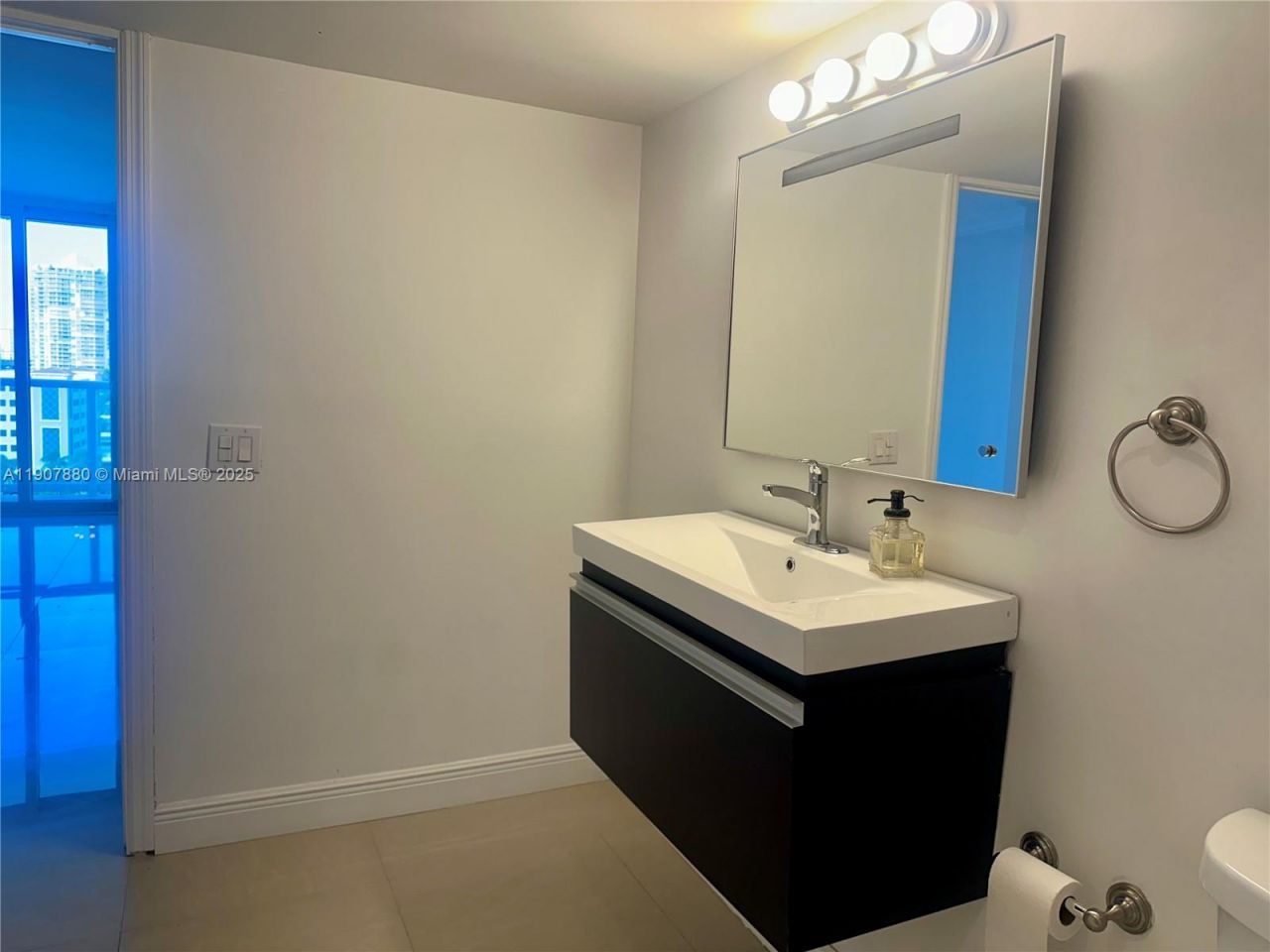 100 Bayview Dr, Unit 1230, Sunny Isles Beach, FL 33160 Photo