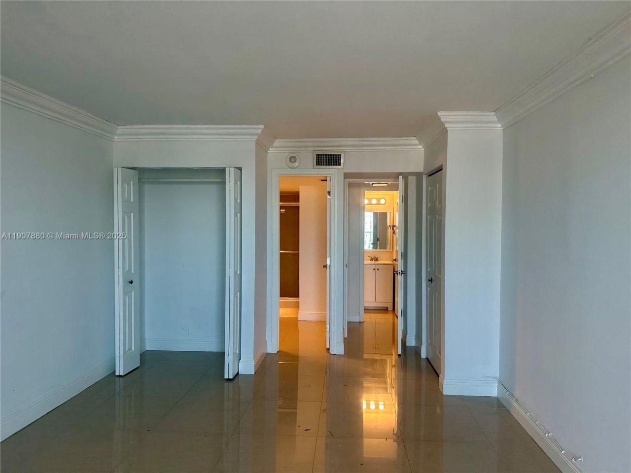 100 Bayview Dr, Unit 1230, Sunny Isles Beach, FL 33160 Photo