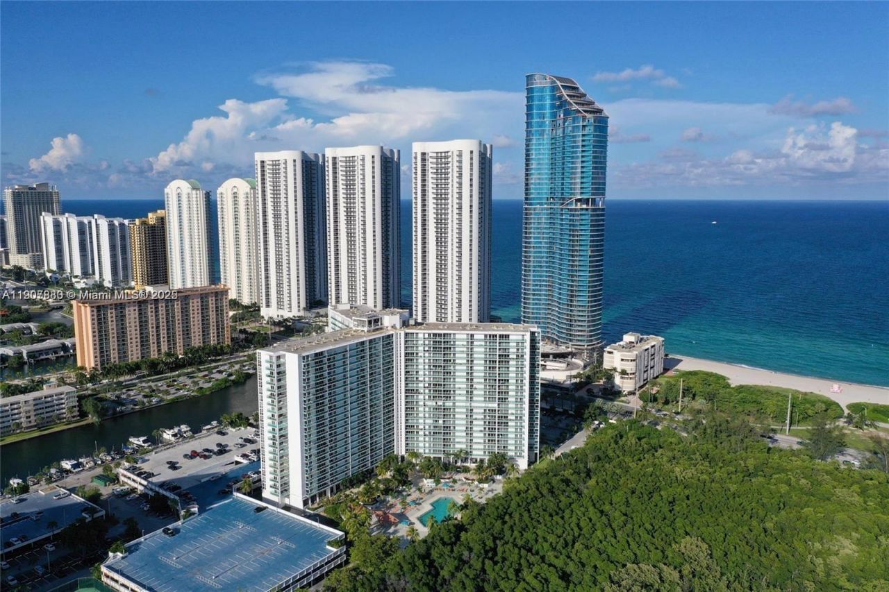 100 Bayview Dr, Unit 1230, Sunny Isles Beach, FL 33160 Photo