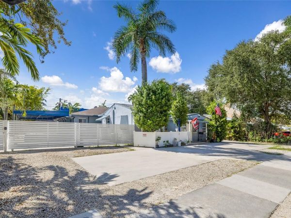 1812 Coolidge St, Hollywood, FL 33020