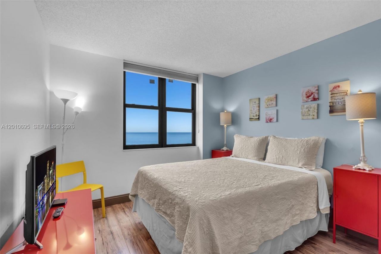 2555 Collins Ave , Unit 2401, Miami Beach, FL 33140 Photo