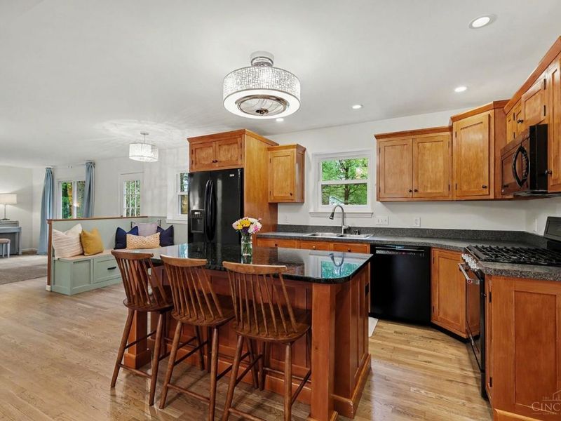 1117 Deerhaven Court, Miami Twp, OH 45140 Photo 9