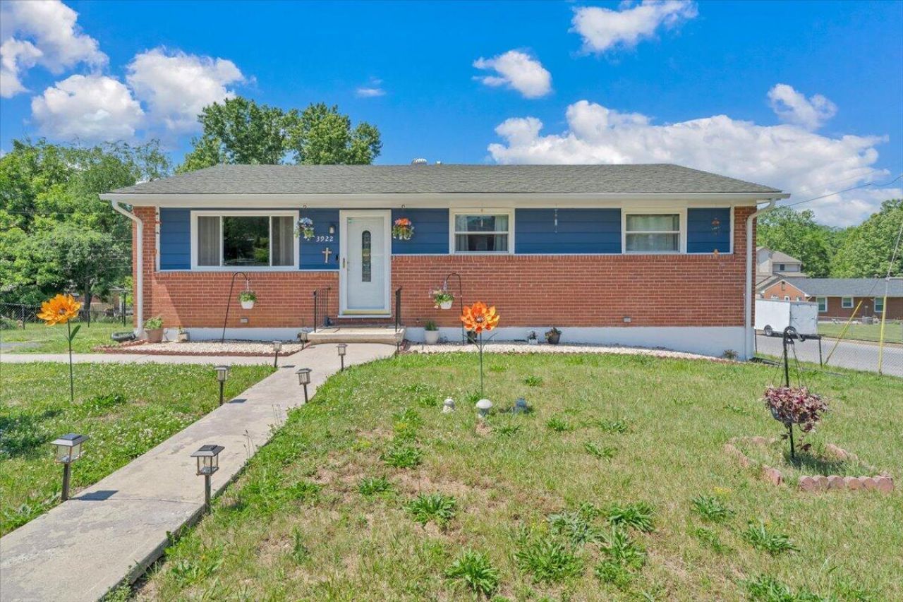 3922 Lilac Ave Nw, Roanoke, VA 24017 Main Photo