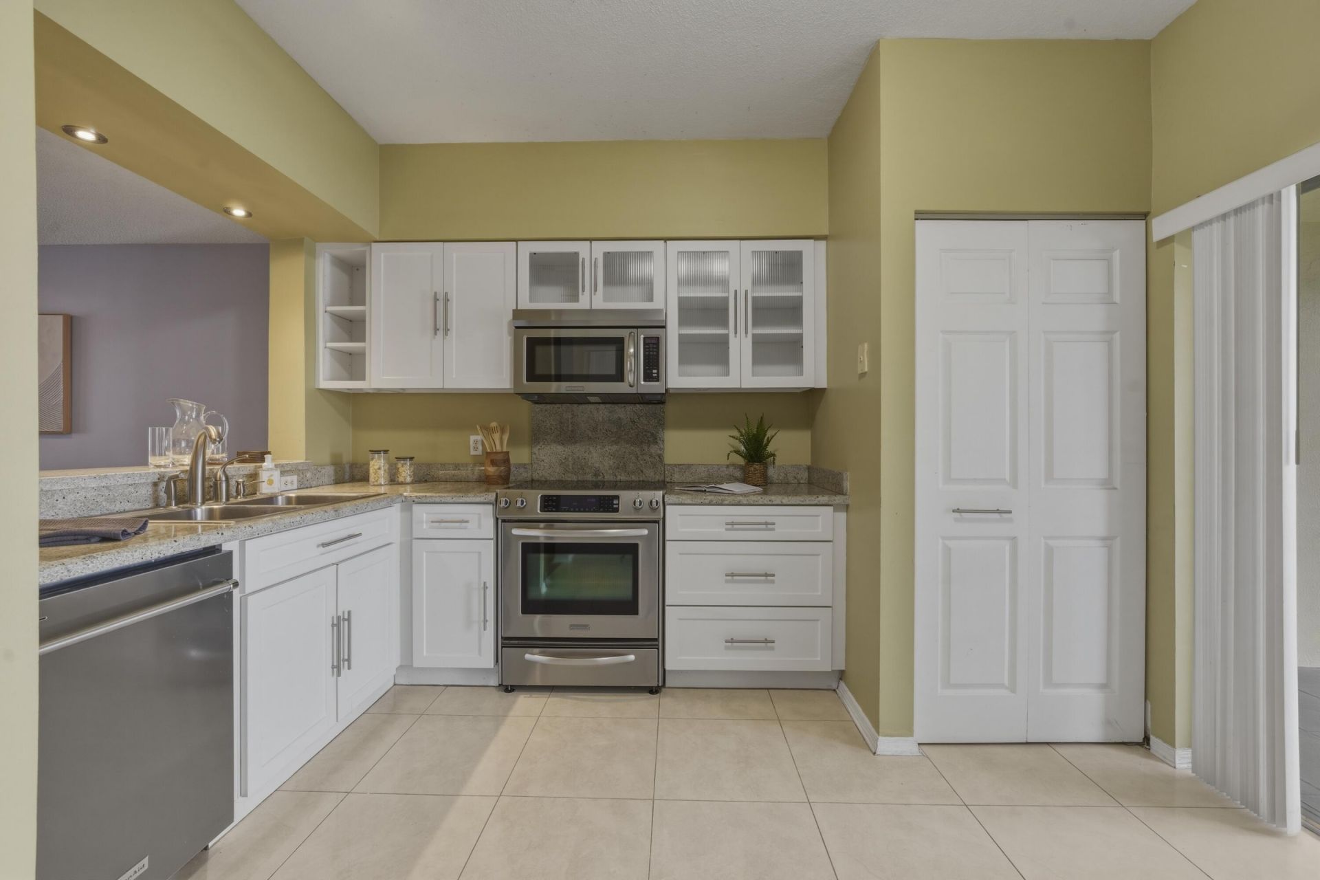 16635 Hemingway Drive, Weston, FL 33326 Photo