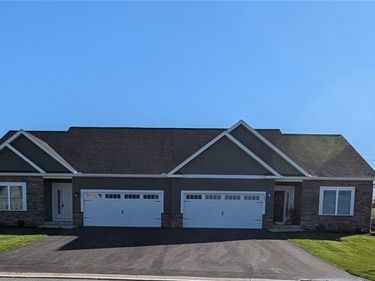 5850 Monarch Drive, Farmington, NY 14425